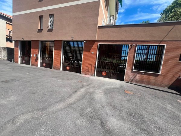 locale di sgombero in vendita a Limbiate