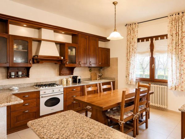 casa indipendente in vendita a Limbiate in zona Pinzano
