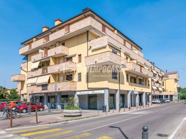 appartamento in vendita a Limbiate in zona Pinzano