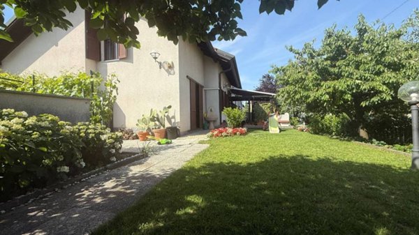 casa indipendente in vendita a Limbiate