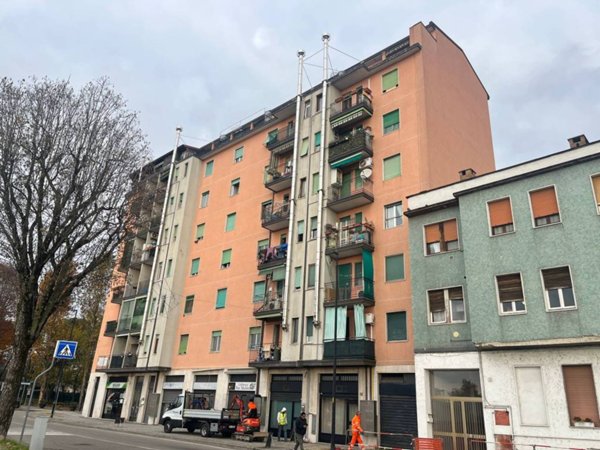 appartamento in vendita a Limbiate in zona Pinzano