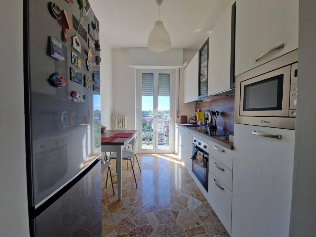 appartamento in vendita a Limbiate in zona Mombello