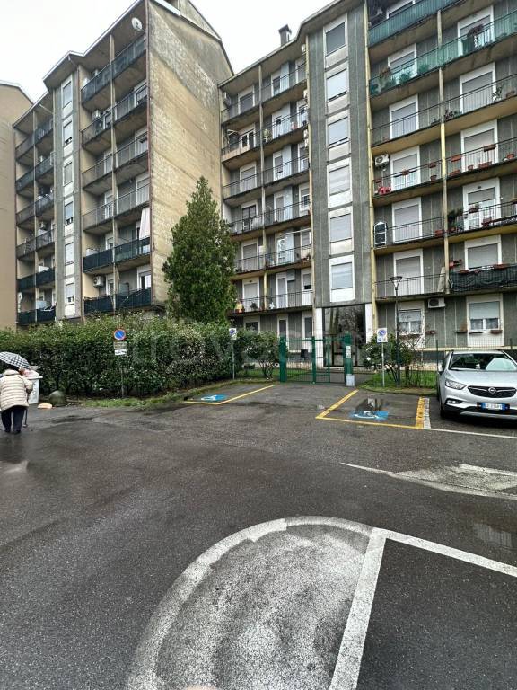 appartamento in vendita a Limbiate in zona Pinzano