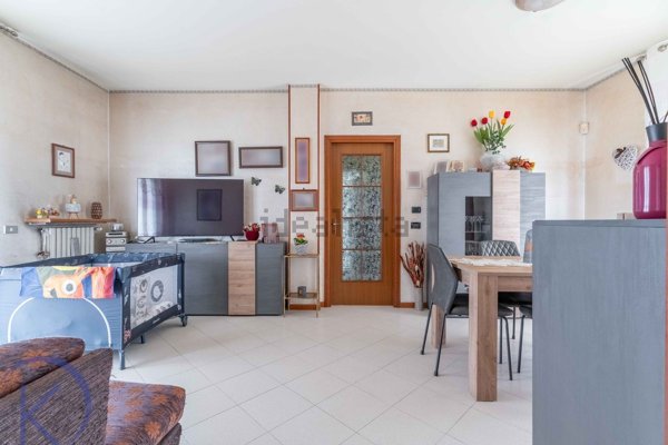 appartamento in vendita a Limbiate in zona Pinzano