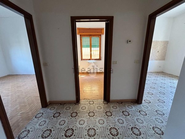 appartamento in vendita a Limbiate in zona Mombello