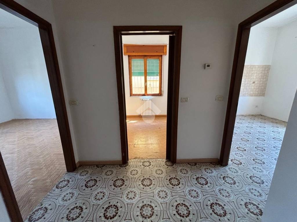 appartamento in vendita a Limbiate in zona Mombello