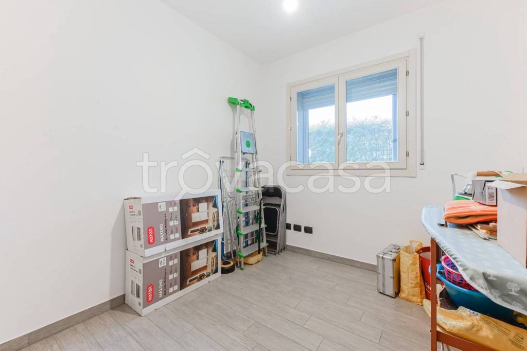 appartamento in vendita a Limbiate in zona Villaggio del Sole