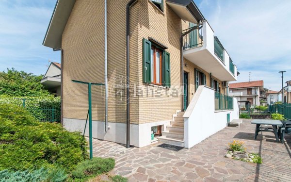 casa indipendente in vendita a Limbiate