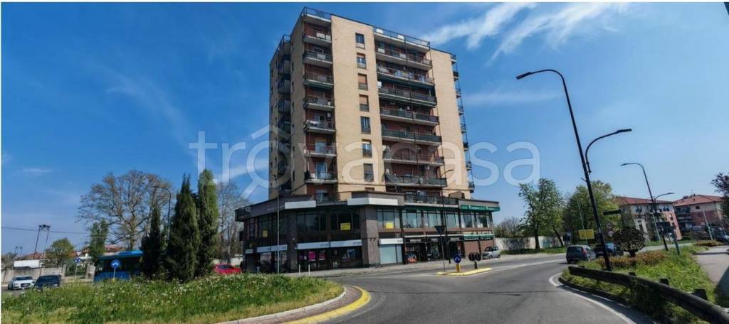appartamento in vendita a Limbiate in zona Mombello