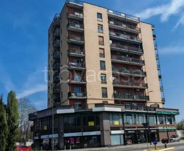 appartamento in vendita a Limbiate in zona Mombello