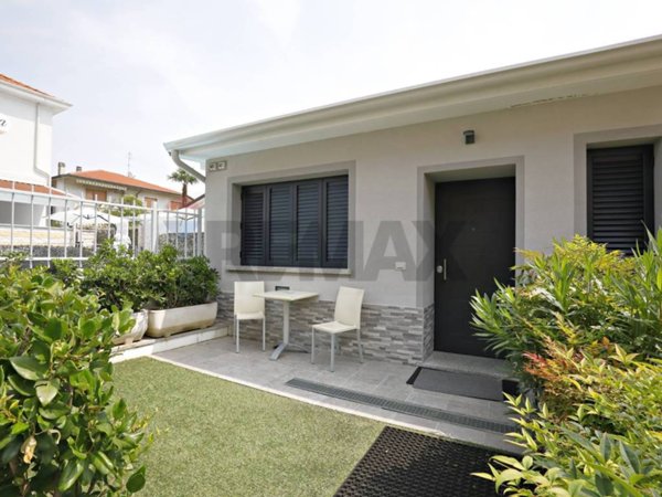casa indipendente in vendita a Limbiate in zona Villaggio dei Giovi