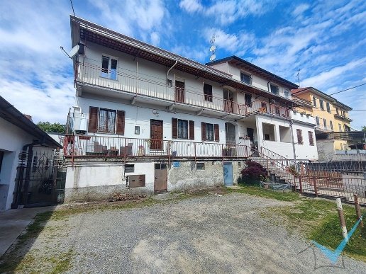 appartamento in vendita a Limbiate in zona Villaggio dei Giovi