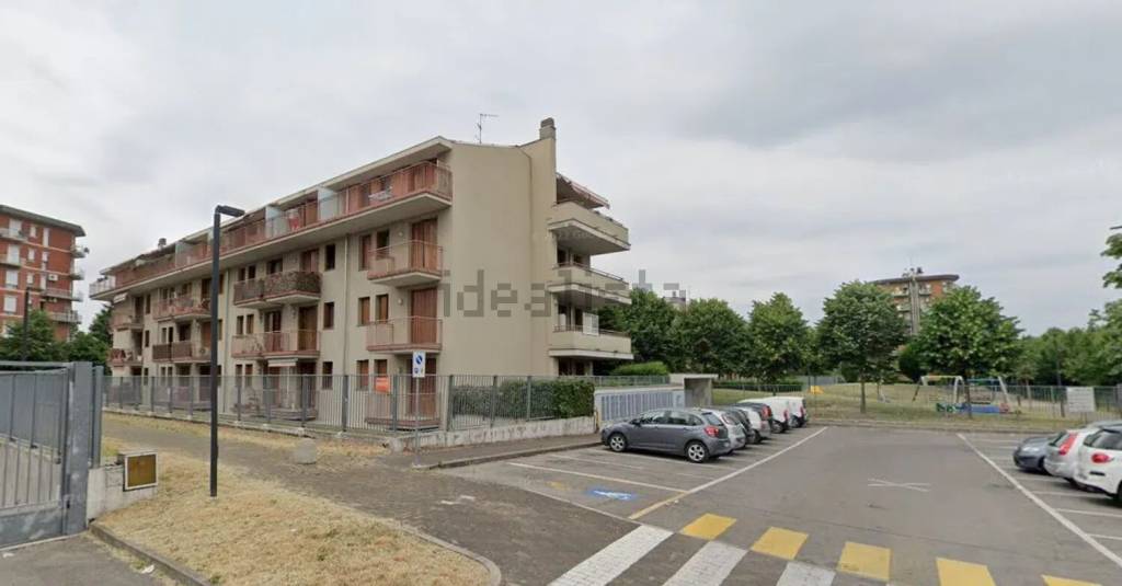 appartamento in vendita a Limbiate in zona Pinzano