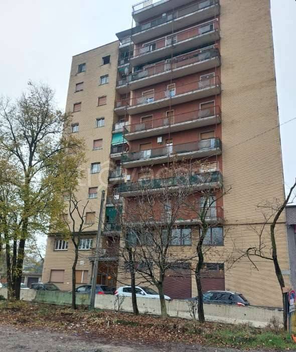appartamento in vendita a Limbiate in zona Mombello