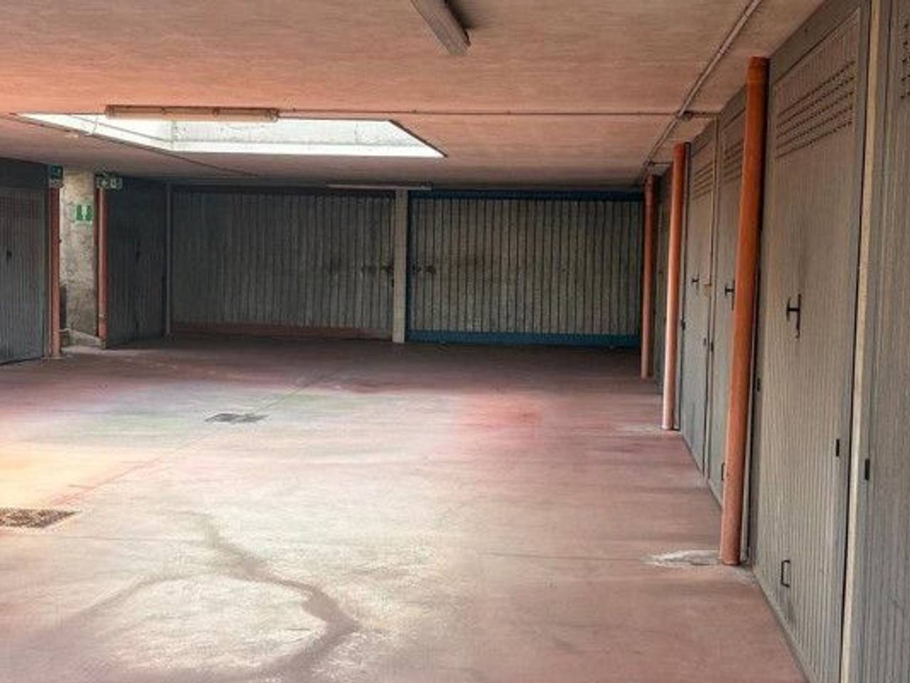 negozio in vendita a Limbiate