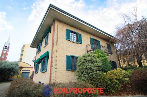 casa indipendente in vendita a Limbiate in zona Villaggio dei Giovi