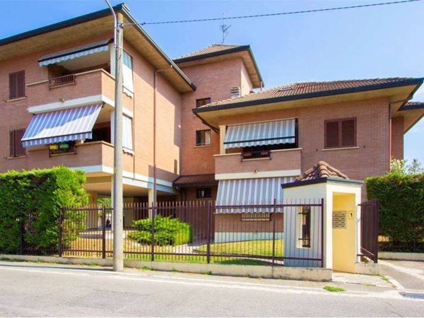 appartamento in vendita a Limbiate in zona Mombello