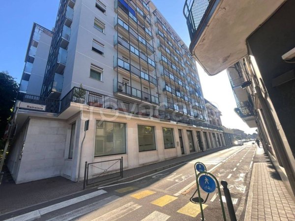 ufficio in vendita a Limbiate
