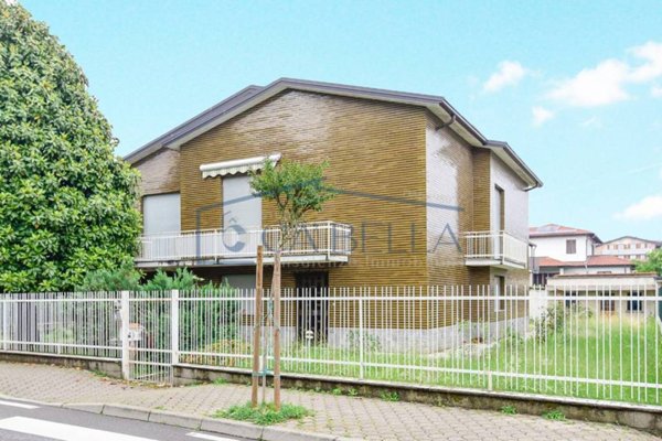 casa indipendente in vendita a Limbiate