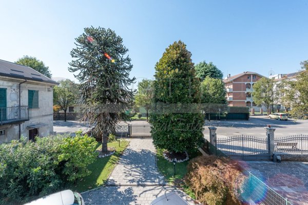 casa indipendente in vendita a Limbiate