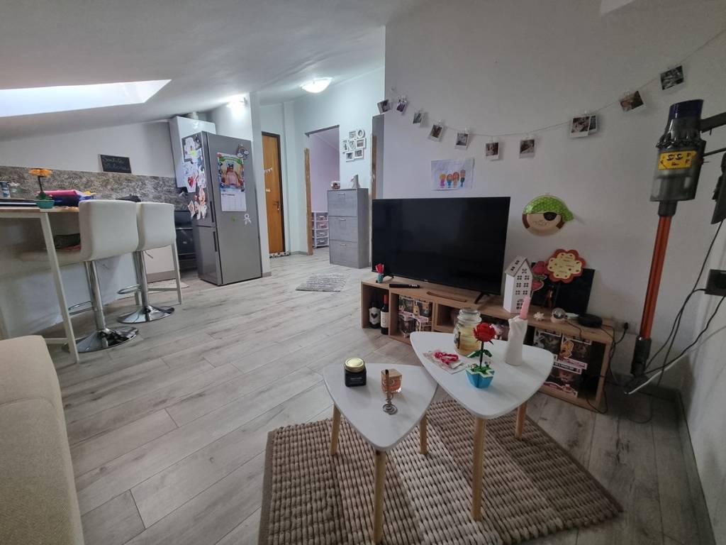 appartamento in vendita a Limbiate in zona Villaggio dei Giovi