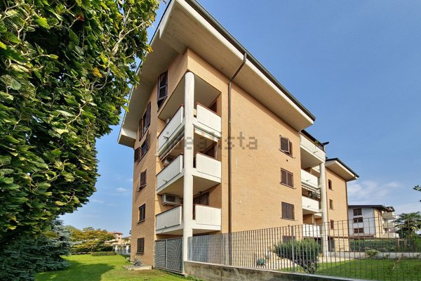 appartamento in vendita a Limbiate in zona Villaggio dei Giovi