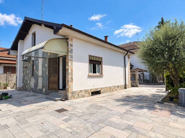 casa indipendente in vendita a Limbiate
