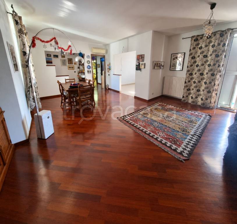 appartamento in vendita a Limbiate in zona Villaggio dei Giovi