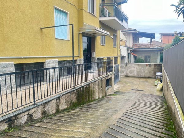 box auto in vendita a Limbiate in zona Villaggio dei Giovi