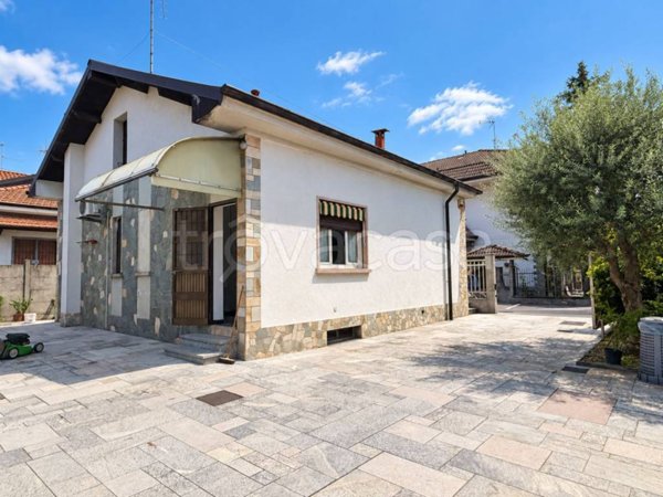 casa indipendente in vendita a Limbiate