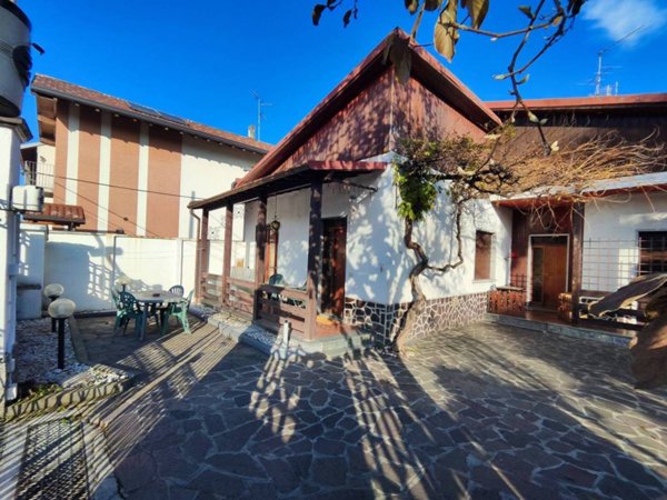 appartamento in vendita a Limbiate in zona Villaggio dei Giovi