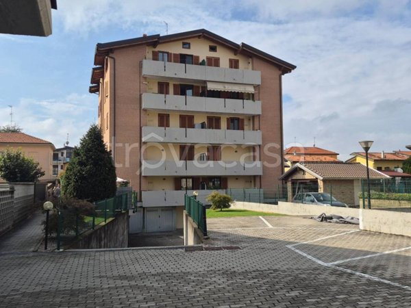 appartamento in vendita a Limbiate in zona Villaggio dei Giovi