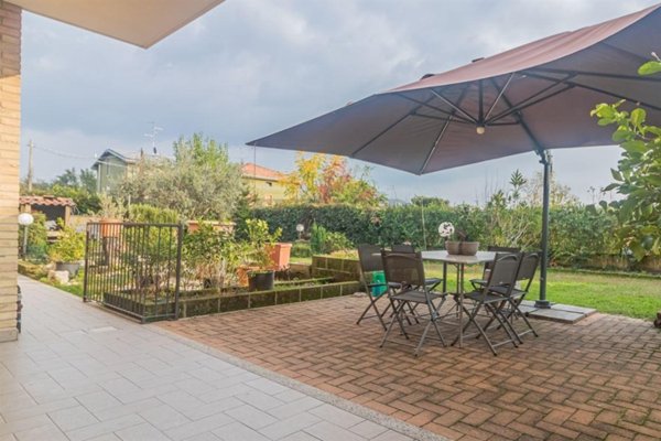 appartamento in vendita a Limbiate in zona Villaggio del Sole
