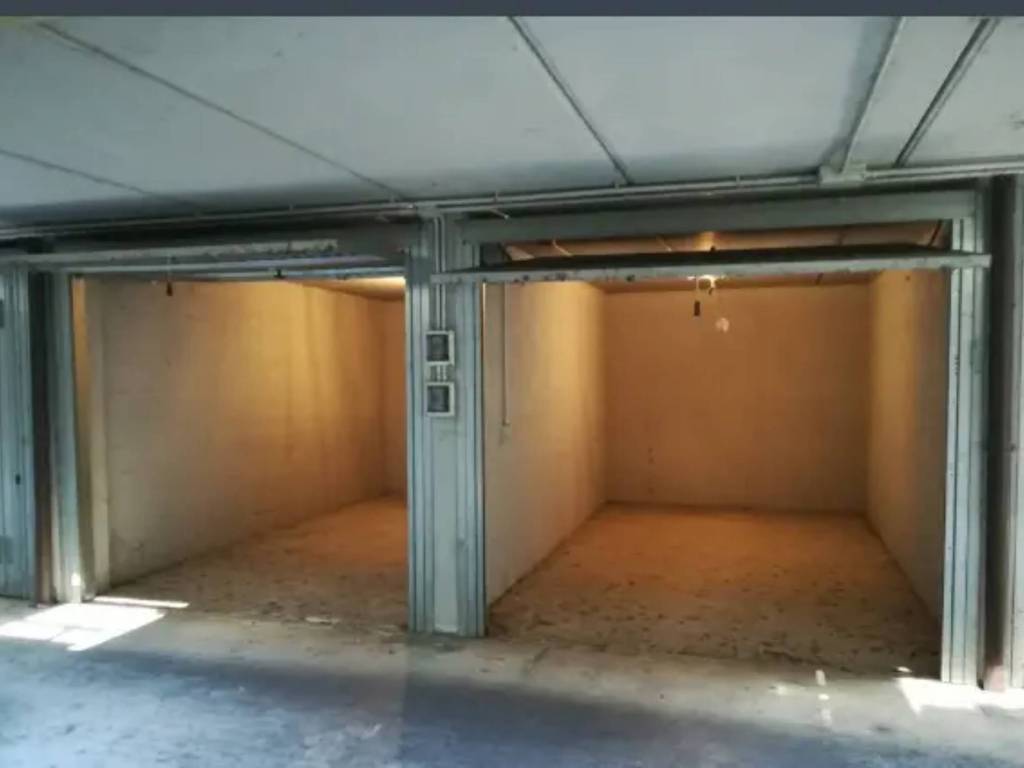 box auto in vendita a Limbiate