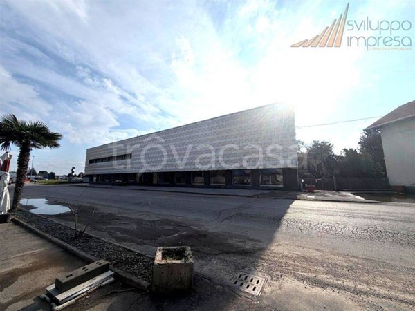 locale commerciale in vendita a Limbiate