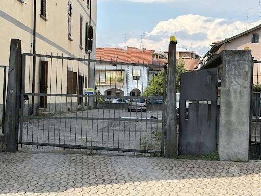 box auto in vendita a Limbiate in zona Villaggio dei Giovi