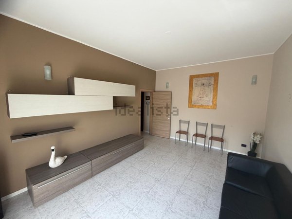 appartamento in vendita a Limbiate in zona Pinzano
