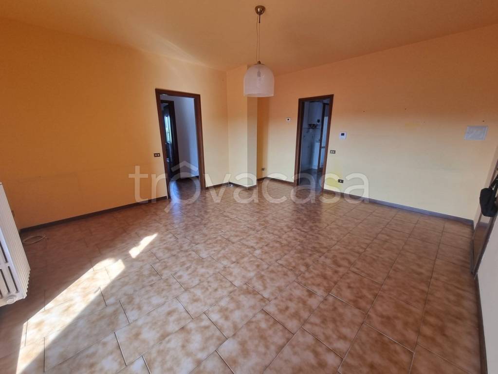 appartamento in vendita a Limbiate in zona Mombello