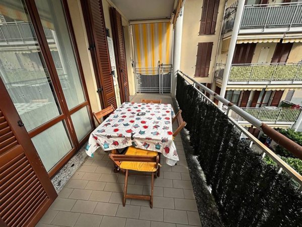 appartamento in vendita a Limbiate in zona Pinzano