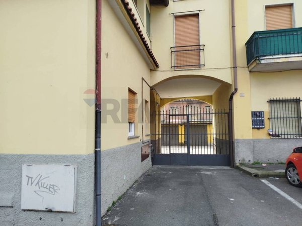 appartamento in vendita a Limbiate in zona Mombello