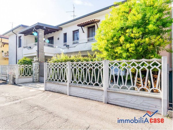 casa indipendente in vendita a Limbiate