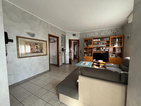appartamento in vendita a Limbiate in zona Villaggio dei Giovi