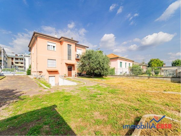 appartamento in vendita a Limbiate in zona Pinzano
