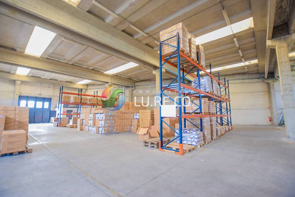 locale commerciale in vendita a Lissone