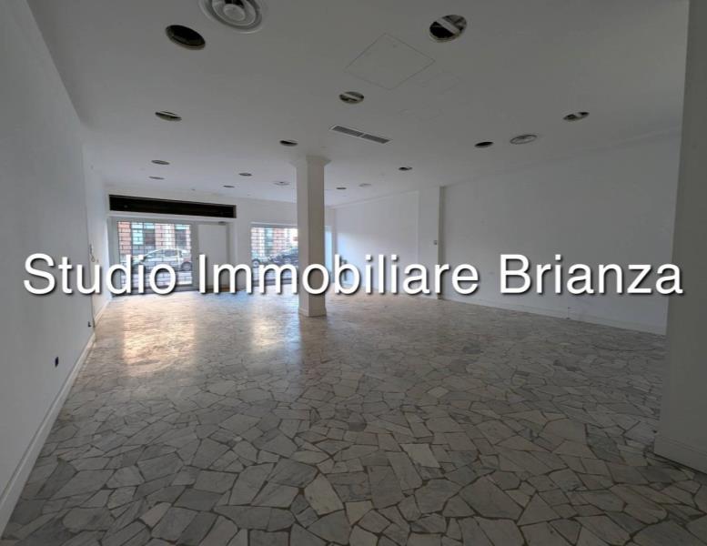 negozio in vendita a Lissone
