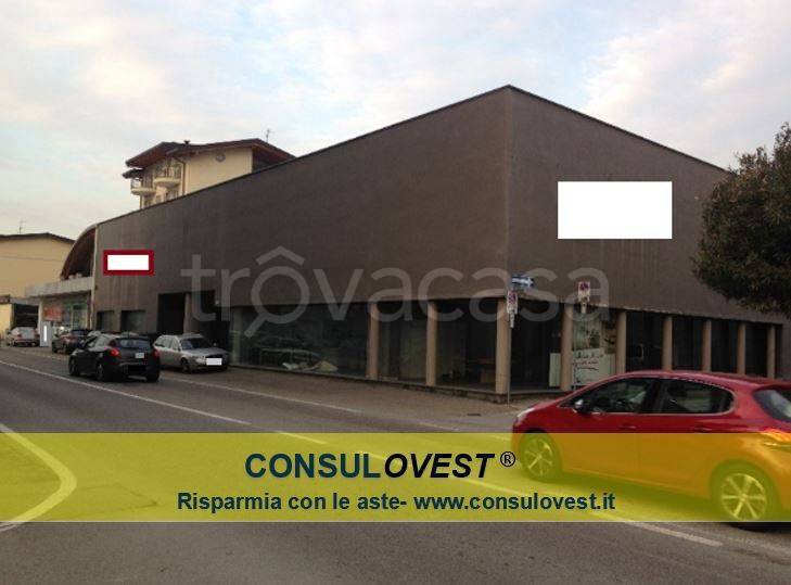 locale commerciale in vendita a Lissone