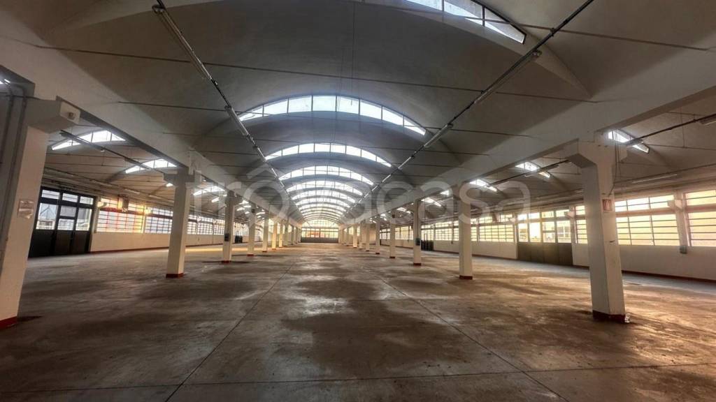 capannone in vendita a Lissone