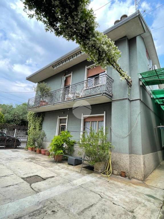 casa indipendente in vendita a Lissone in zona Santa Margherita