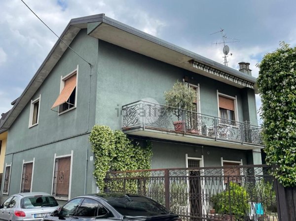 casa indipendente in vendita a Lissone in zona Santa Margherita