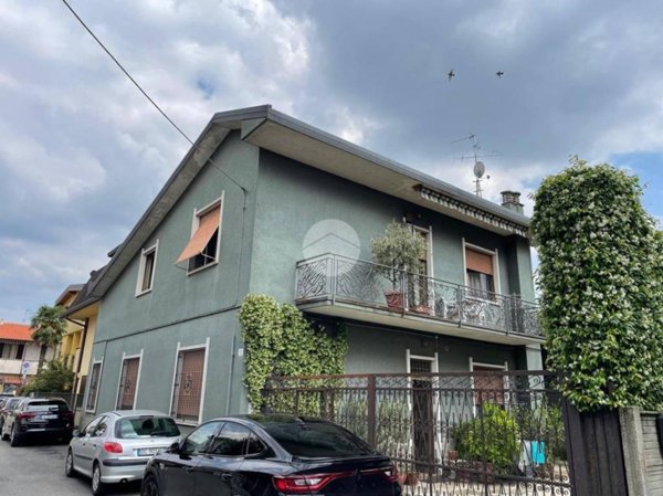 casa indipendente in vendita a Lissone in zona Santa Margherita